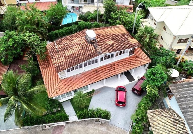 Laudo pericial diz que voz que autorizou entrada de acusado de matar Marielle, não é de porteiro que acusou Bolsonaro