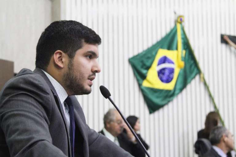 André Fernandes (PSL) sugere a suspensão do pagamento IPVA no Ceará