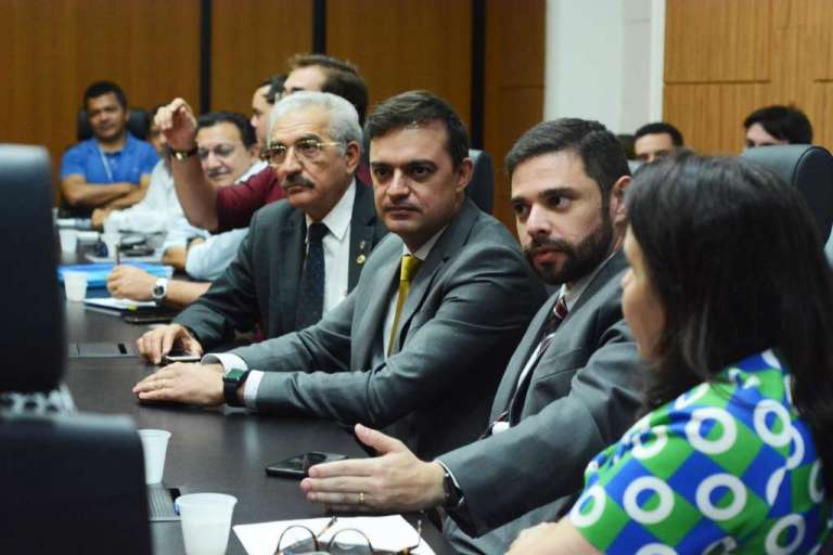 Assembléia aprova compras do Governo do Ceará sem licitação durante decreto