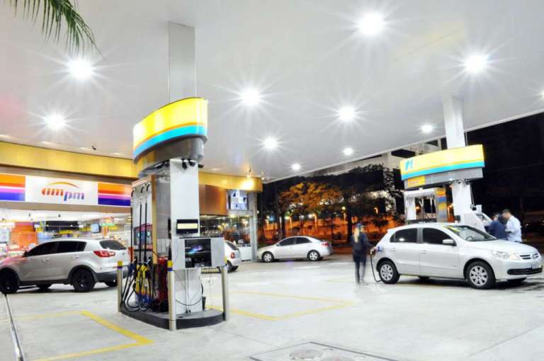 Gasolina poderá ficar ainda 10% mais barata após quedas sucessivas do combustível no mercado global