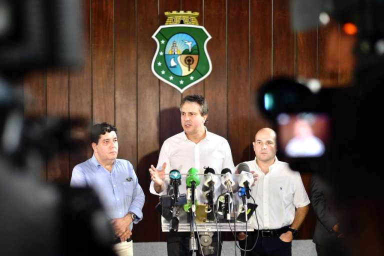 URGENTE / Governador prorroga isolamento e proíbe trânsito de pessoas e veículos em espaços públicos