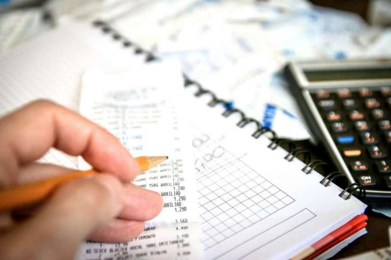 Endividamento em Fortaleza cresce 20 pontos percentuais em um ano, aponta Fecomércio