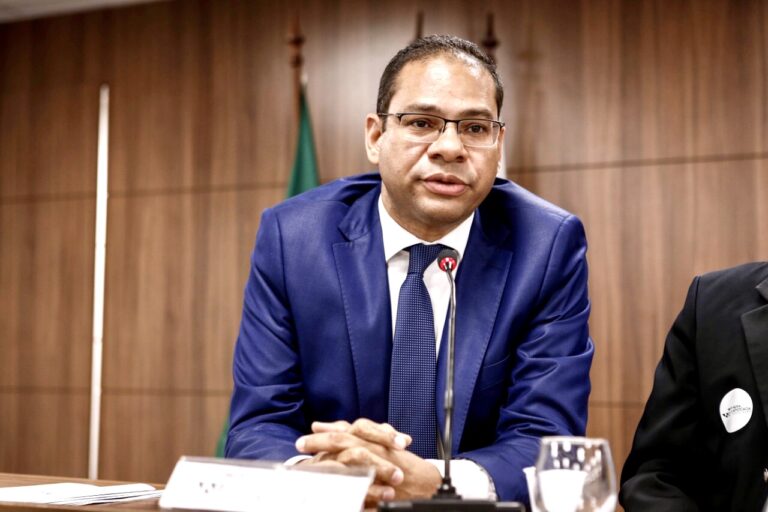 OAB-CE estimula engajamento de advogados negros em seus quadros, incluindo subseções