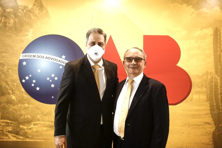 Advogado fundador do ‘Conselho Jurídico Revista Ceará’ é homenageado com Medalha da OAB