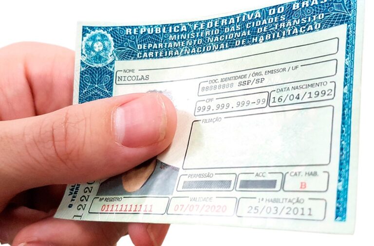 Deputada solicita ao Detran-Ce implantação do programa ’CNH Popular’ em municípios