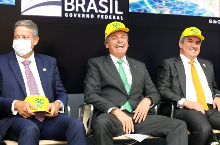 Jair Bolsonaro libera R$ 1,2 bilhão para aprovar PEC dos precatórios com apoio do ‘Centrão’