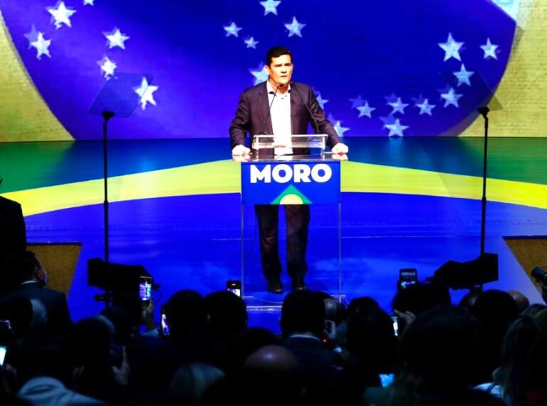 Sérgio Moro filia-se ao Podemos e crava possível candidatura à presidência da república