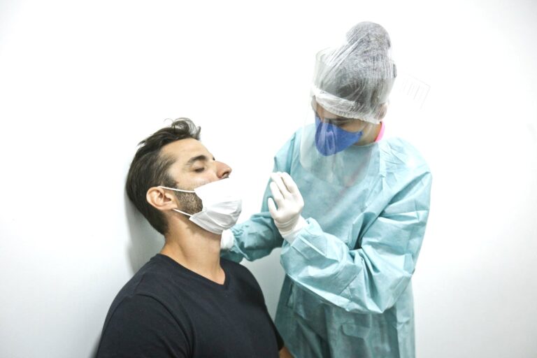 Covid | Ceará amplia testagem; deputado cobra número maior de testes gratuitos na rede pública