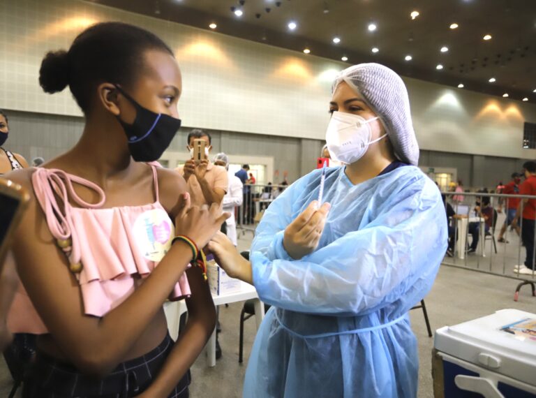 Prefeitura de Fortaleza já vacinou mais de 5 mil crianças em cinco dias