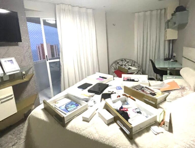 Família denuncia arrombamento de apartamento no Meireles; prejuízo de R$ 45 mil