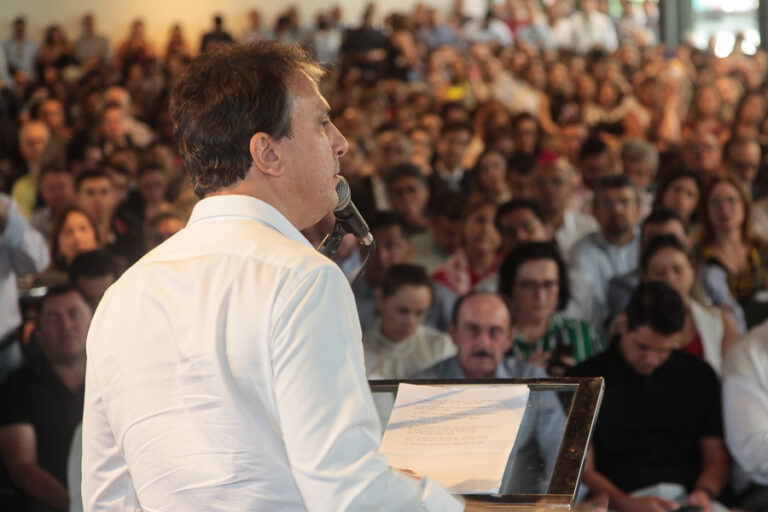 Camilo anuncia endurecimento de medidas em novo decreto de isolamento social