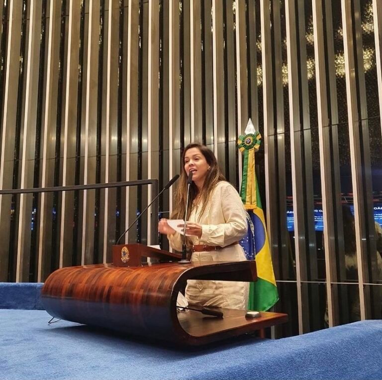 Passaporte sanitário: Vereadora Priscila Costa denuncia no Senado constrangimento de alunos em escolas do Ceará