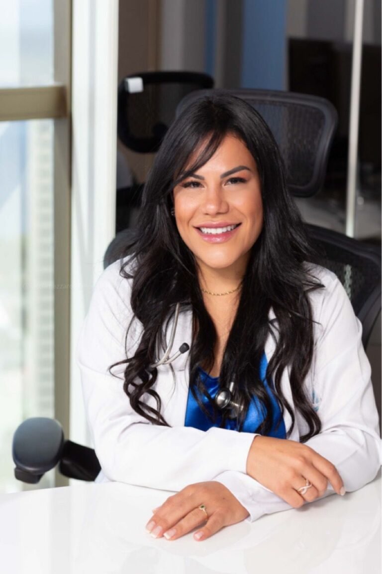 Médica e hipnoterapeuta, Dra. Ludmila Maciel adota método humanizado e combinação de tratamentos para combater a ansiedade 