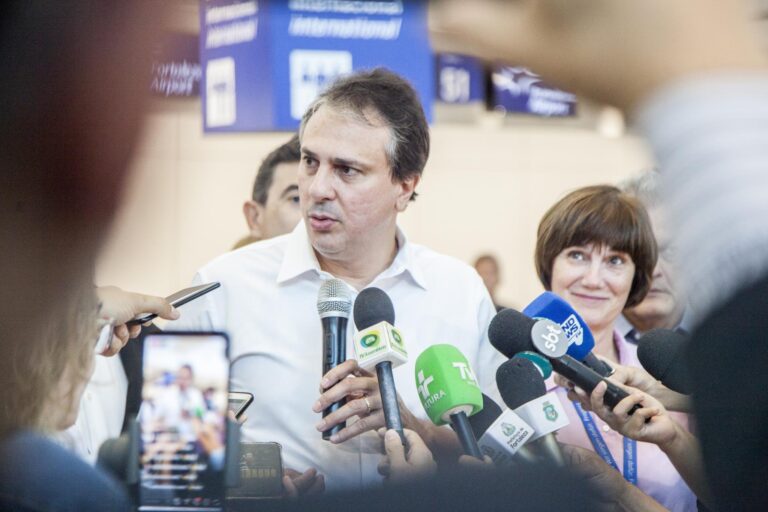 “Qual a contribuição que Wagner tem dado para a segurança?”, alfineta Camilo