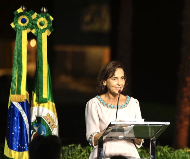 Izolda Cela se posiciona contra a redução do imposto ICMS no Estado