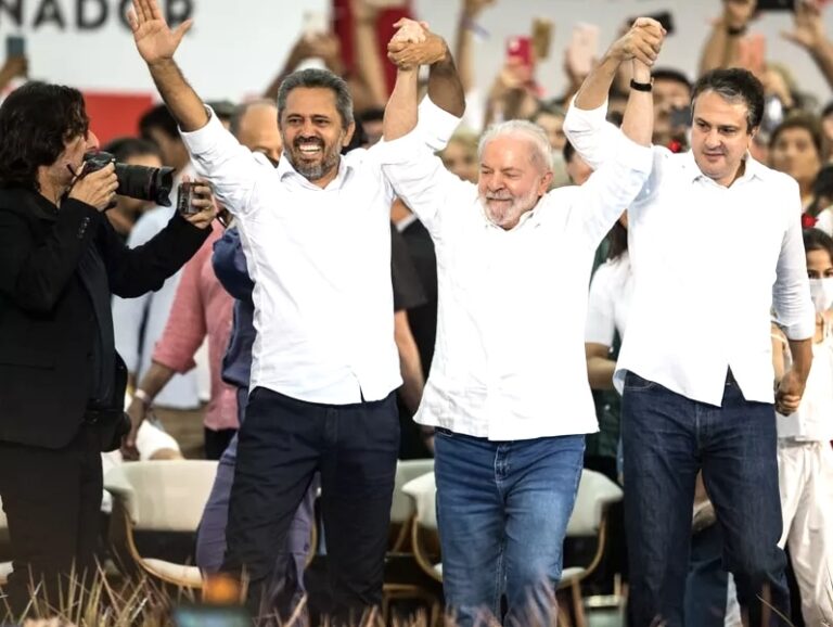 Lula chega ao Ceará para lançar candidatura de Elmano governador, ao lado de Camilo