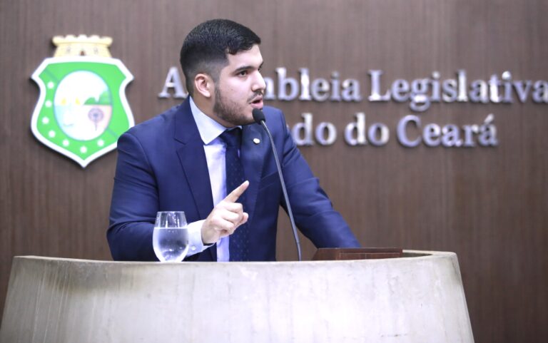 MP-CE pede arquivamento de inquérito sobre ‘assessor fantasma’ de deputado