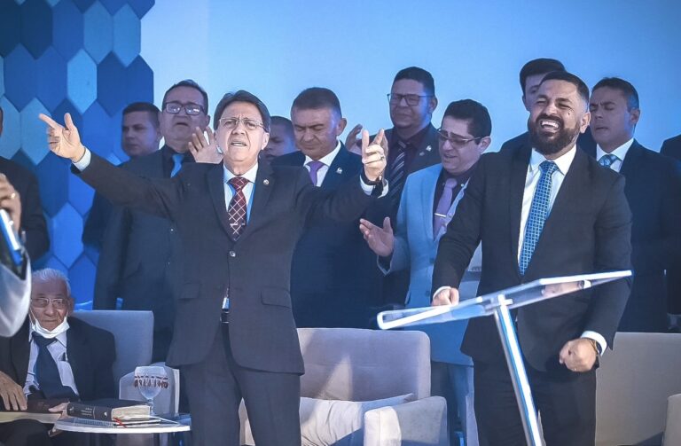 Ministério Canaã realiza culto especial de Natal em Cajazeiras; Pr. Presidente Jecer Goes, esteve presente