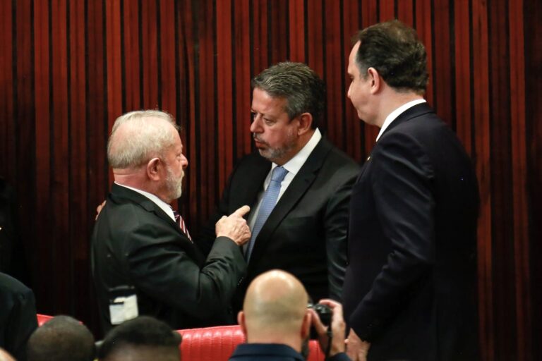 STF legisla, Lira prepara contra-golpe a Lula e Lewandowisk após derrubada do ‘Orçamento Secreto’