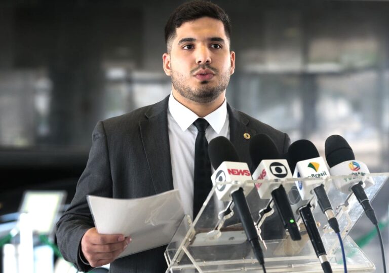 MPF abre inquérito contra André Fernandes (PL); órgão diz que deputado ‘incitou golpe’