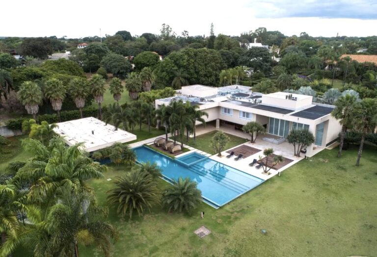 PF faz operação na casa, no escritório e no gabinete do governador Ibaneis Rocha