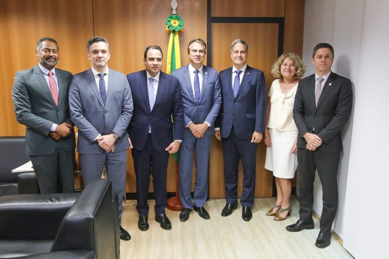 OAB-CE participa de reunião em Brasília com Ministro da Educação
