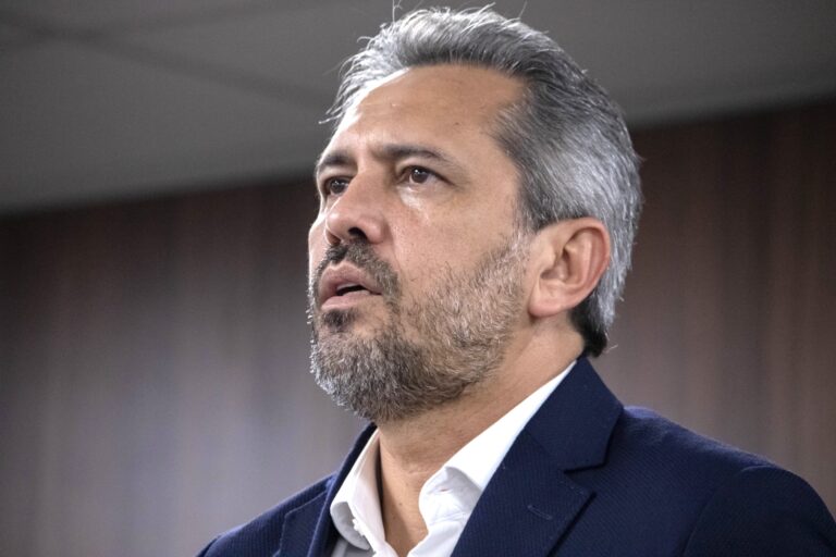 Após queda no PIB, Elmano recua e mantém incentivos fiscais para indústria