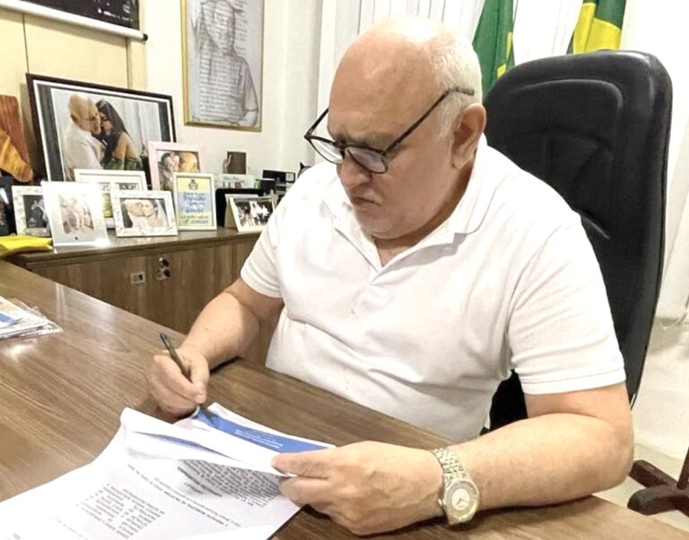 Prefeito de Pacatuba, Carlomano Marques (MDB) é preso; 8 secretários também foram presos