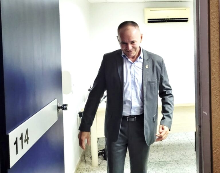 “Segurança nas Escolas”; deputado cobra instalação de portas com detectores