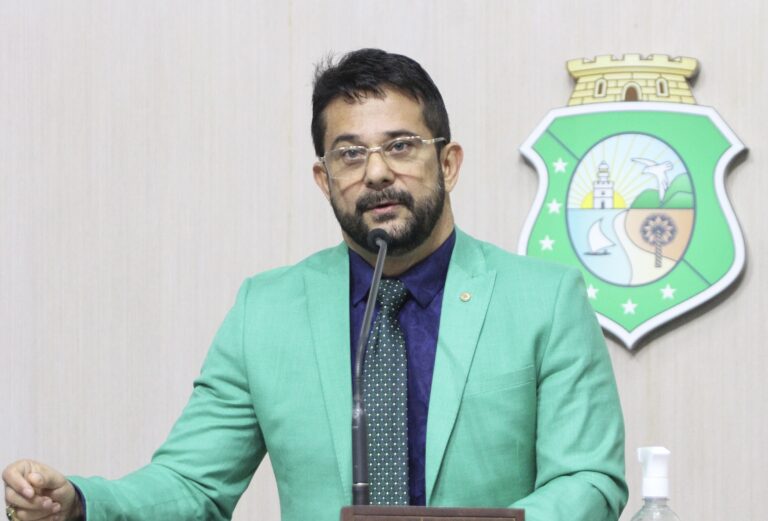 Deputado cria projeto de Lei que autoriza a ‘destransição de gênero’ em hospitais do Ceará