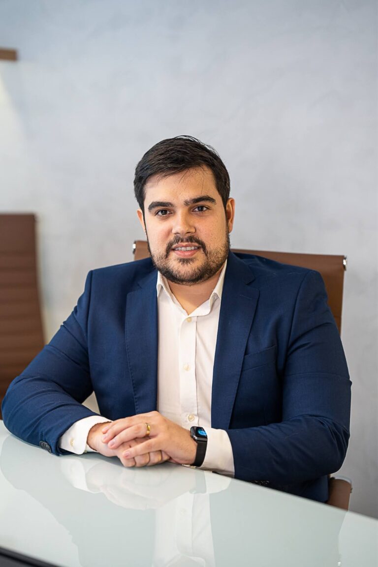 Justiça do Trabalho oficia os aplicativos Netflix, Uber e iFood a fim de localizar devedor