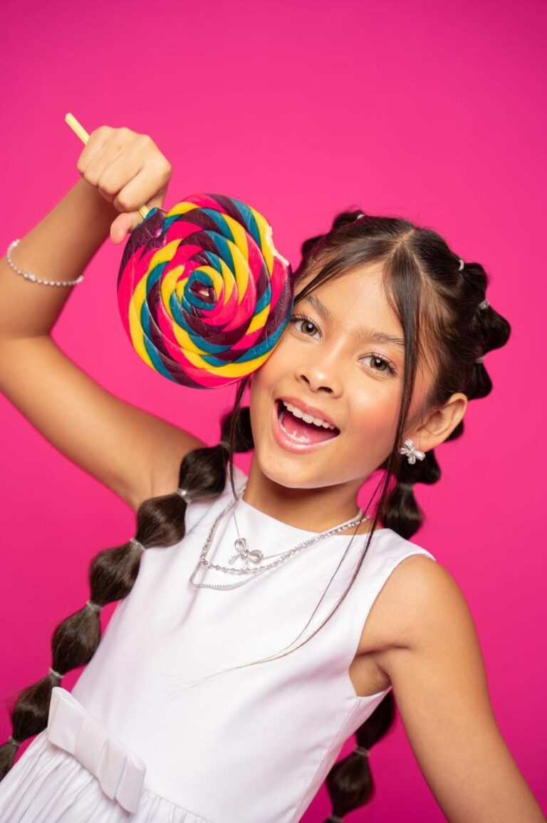 Joalheria Tallis Joias cria campanha para celebrar o dia das crianças com a modelo Ariane Gryzlova