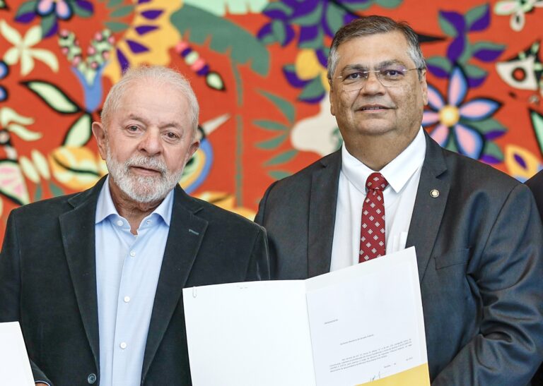 Lula acelera o passo e indica Flávio Dino para ocupar vaga no Supremo Tribunal Federal