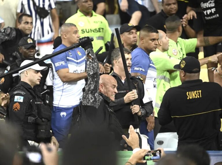 Briga entre torcedores argentinos e polícia marca eliminatórias de Brasil x Argentina