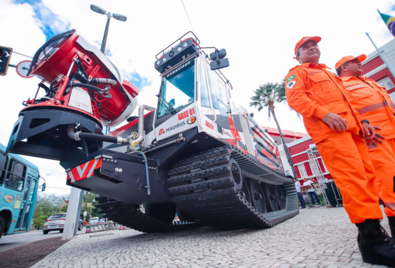 Parque do Cocó: Governo do Estado adquiriu em 2022 o ‘FireBull’ para combater grandes incêndios