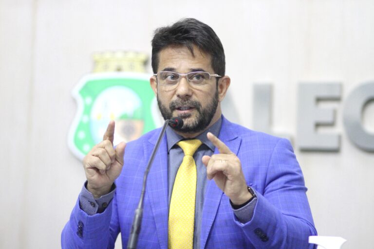 Deputado cria projeto que visa proteger crianças e adolescentes de crimes cibernéticos e pornografia infantil