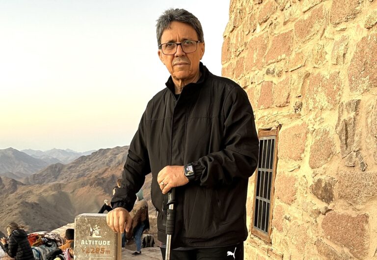 Aos 64 anos, pastor cearense é o primeiro líder do Estado a subir ‘Monte Sinai’ em percurso completo