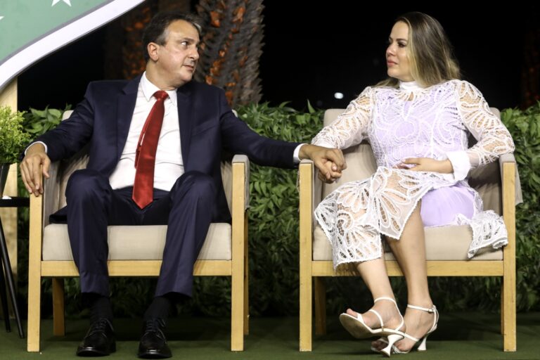 Mulher de Camilo critica André Fernandes e eleitores; “são igualmente jovens que não tem noção de gestão”