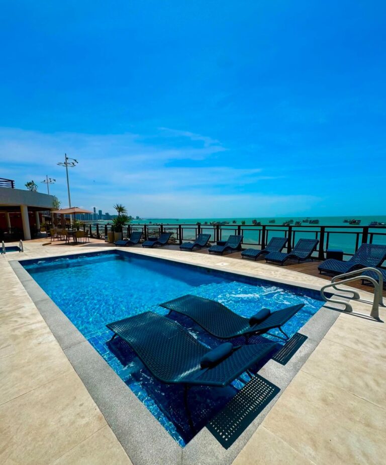 Iate Plaza Hotel promove feijoada completa com samba e muita diversão neste sábado de Carnaval