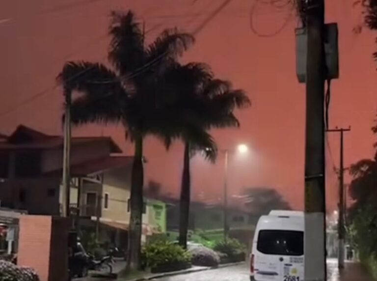 Guaramiranga registra fenômeno inédito de ‘raios vermelhos’ durante chuvas
