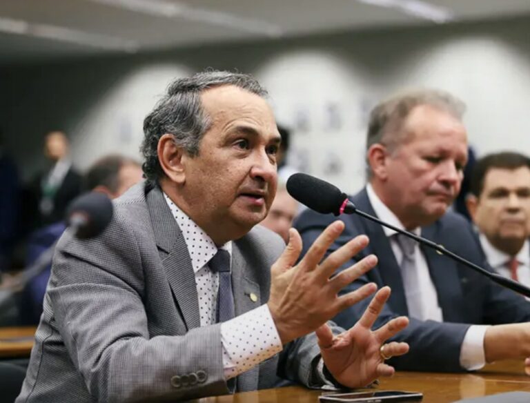 Deputado apresenta projeto para limitar aumento de impostos por decreto presidencial