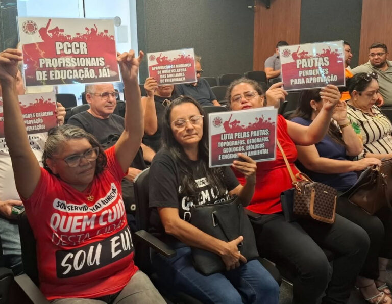 Prefeitura de Aquiraz autoriza reajuste salarial de 5,06% e gratificações para servidores