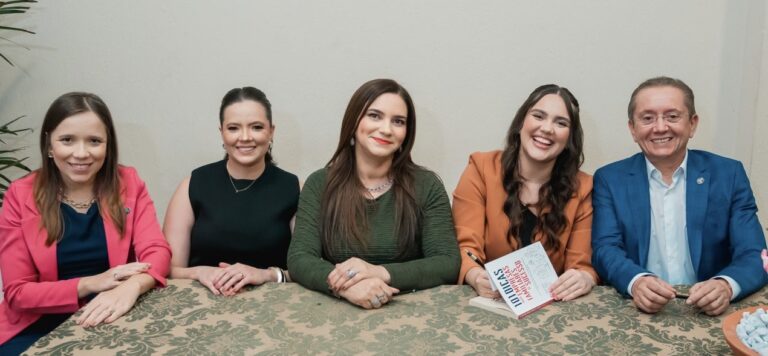 Lançamento de livro reúne empresários e especialistas em empresas familiares em Fortaleza