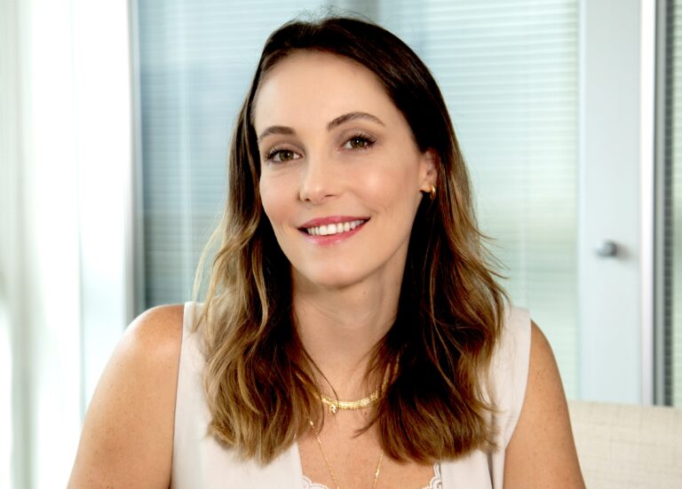 EZZE Seguros lança aviso de sinistro 100% digital com uso de IA via WhatsApp e ChatWeb