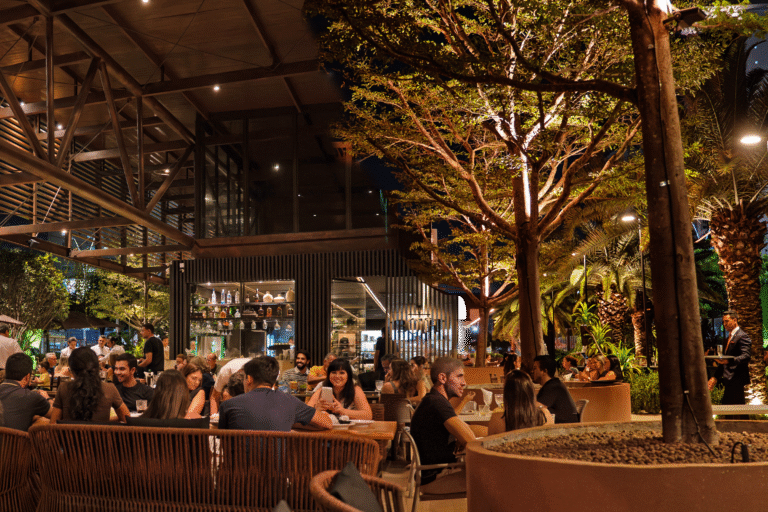 Com happy hour estendido, Garden Gastrobar vira parada obrigatória para o esquenta do Fortal